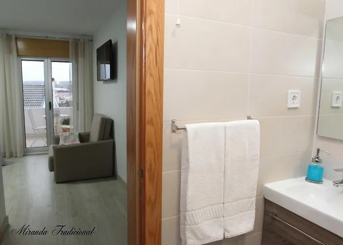 펜션 Miranda Tradicional 미란다도두로